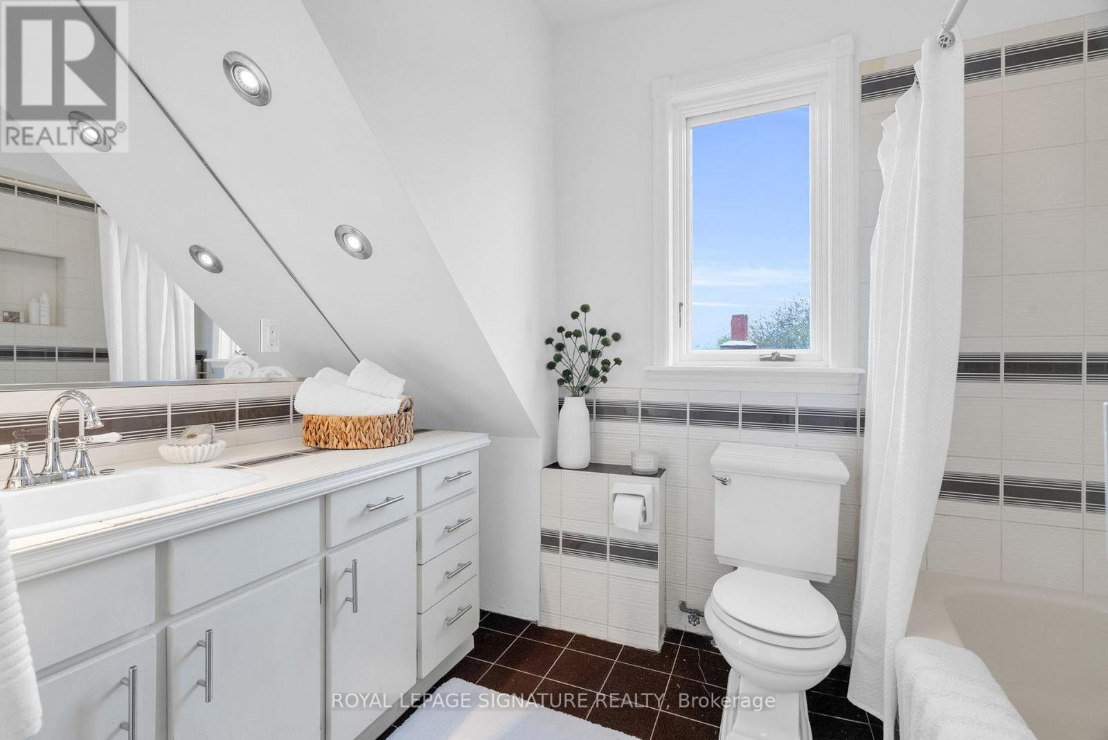 536 Euclid Avenue, Toronto, Ontario  M6G 2T2 - Photo 34 - C12175140
