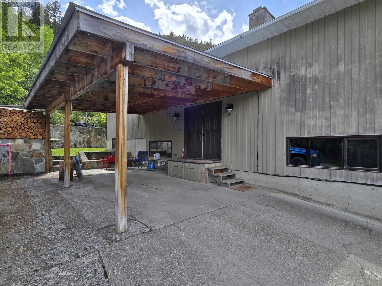 1963 South Lakeside Drive, Williams Lake, British Columbia  V2G 5G1 - Photo 6 - R3007027