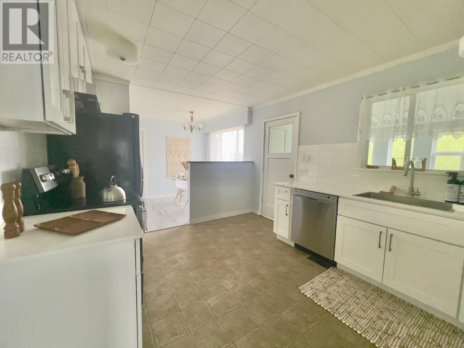 8 Pintail Street, Kitimat, British Columbia  V8C 1L7 - Photo 6 - R3007288