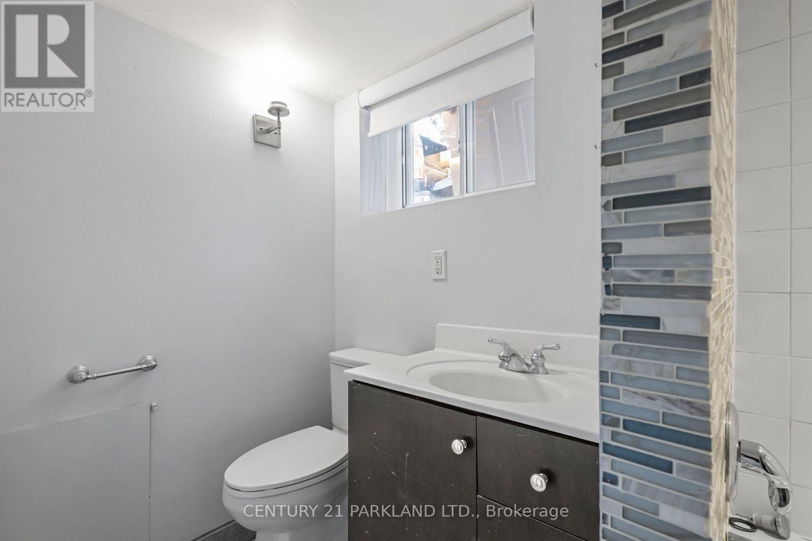 468 Oakwood Drive, Pickering, Ontario  L1W 2M7 - Photo 13 - E12175125
