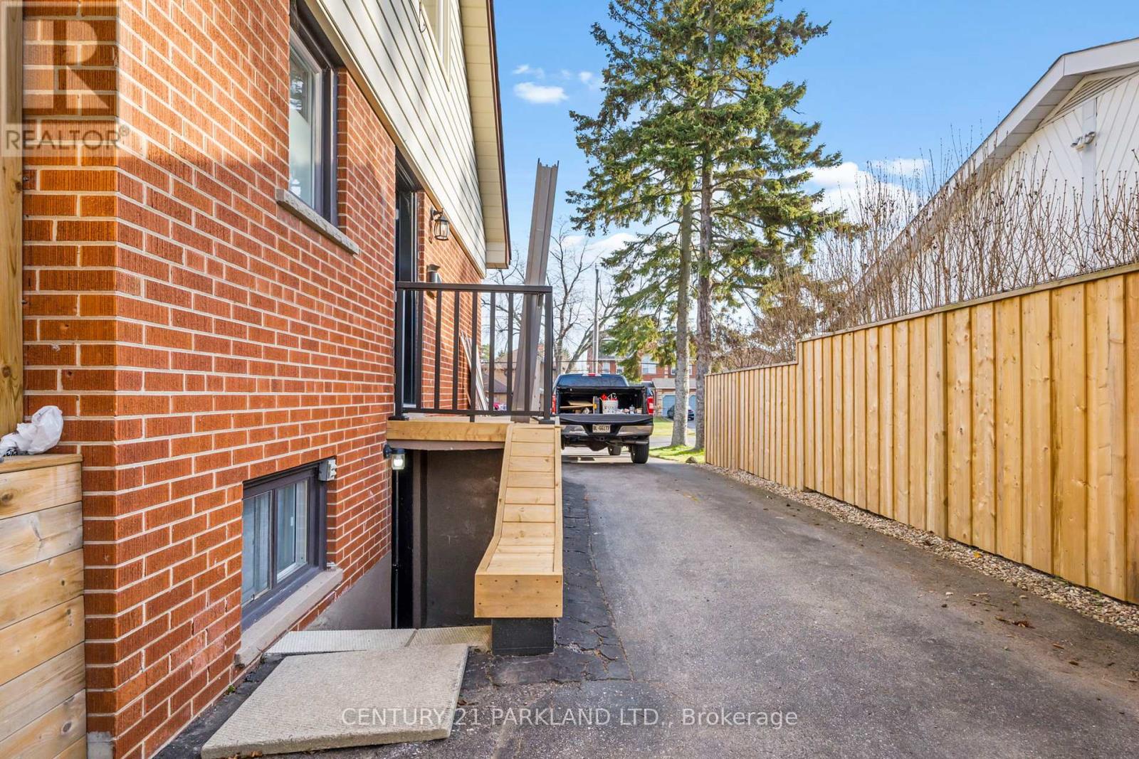 468 Oakwood Drive, Pickering, Ontario  L1W 2M7 - Photo 19 - E12175125