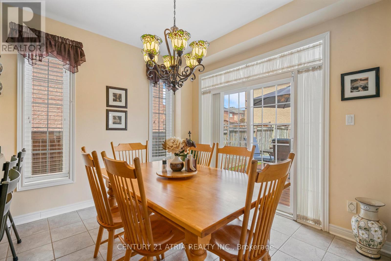 1 Carlinds Drive, Whitby, Ontario  L1R 3C2 - Photo 11 - E12175127