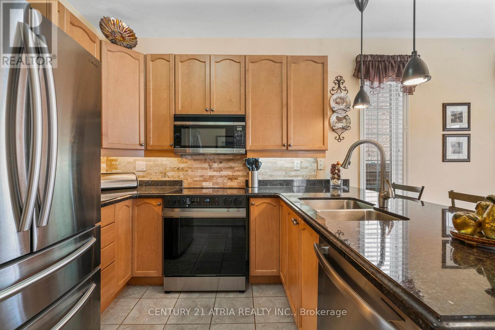 1 Carlinds Drive, Whitby, Ontario  L1R 3C2 - Photo 13 - E12175127
