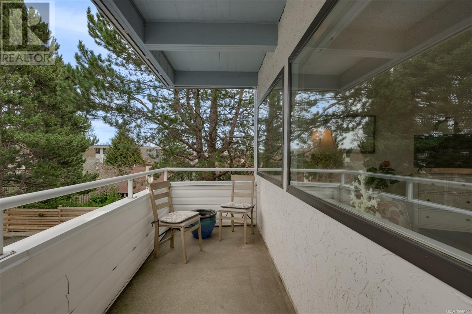 216 2100 Granite St, Oak Bay, British Columbia  V8S 3G7 - Photo 10 - 1000455