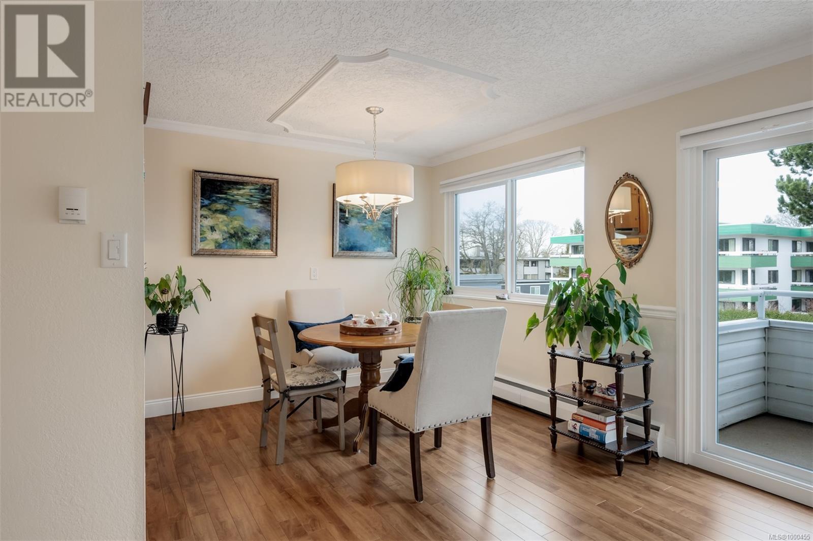 216 2100 Granite St, Oak Bay, British Columbia  V8S 3G7 - Photo 11 - 1000455