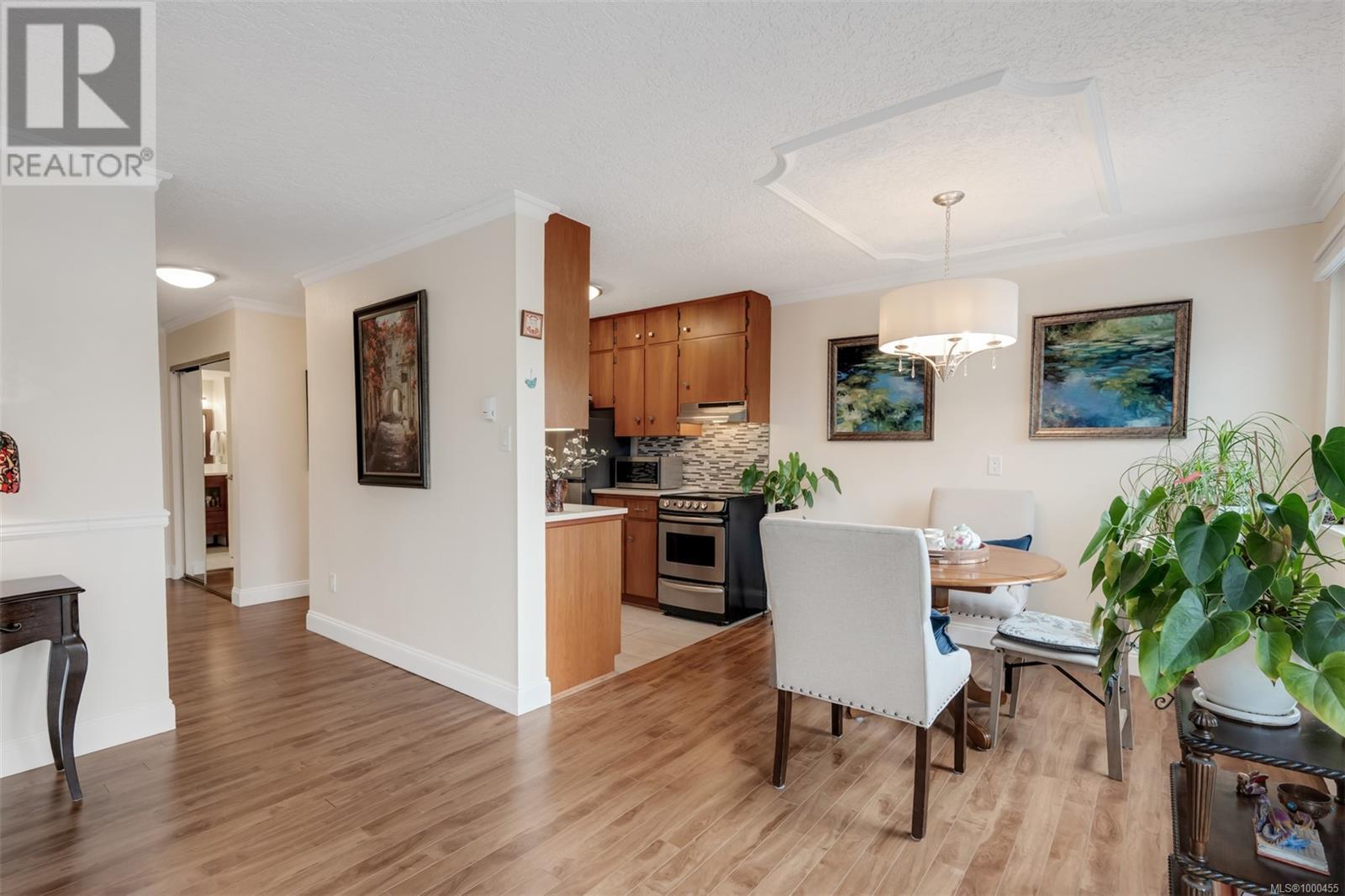 216 2100 Granite St, Oak Bay, British Columbia  V8S 3G7 - Photo 12 - 1000455