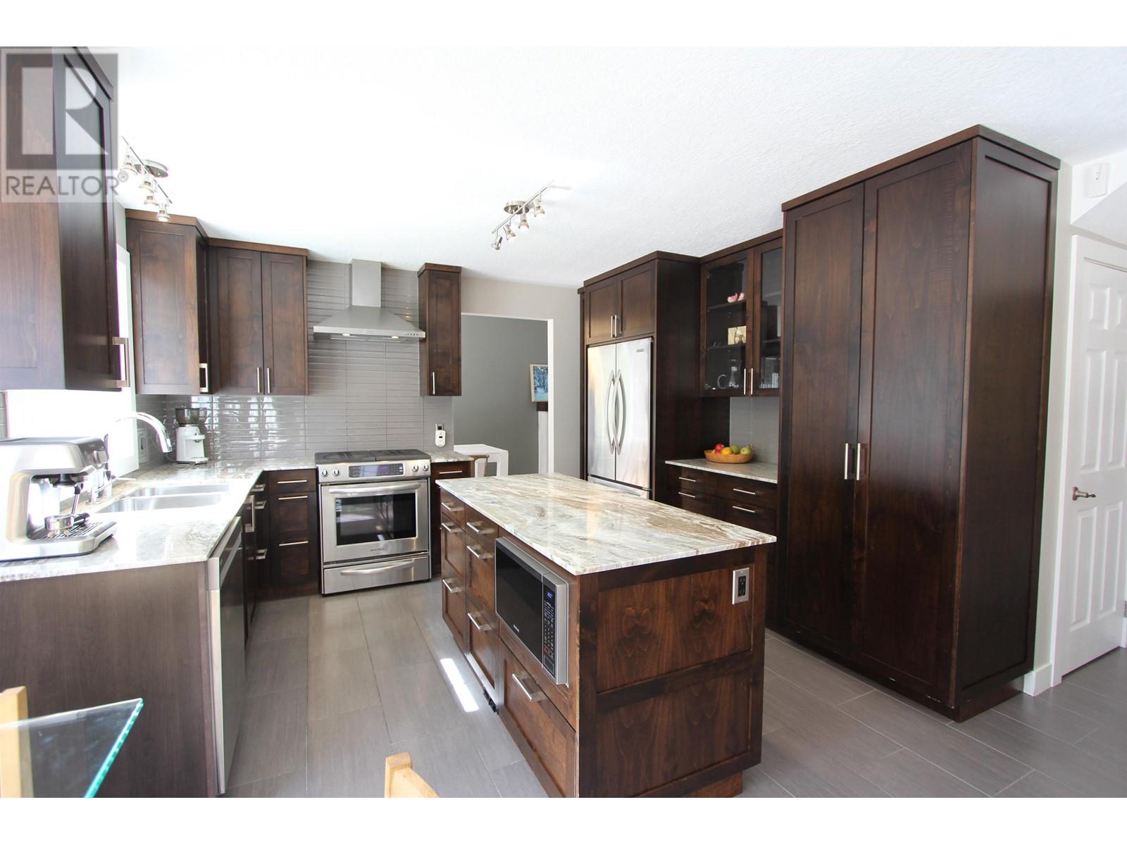 Property at 2378 PANORAMA CRESCENT image 4