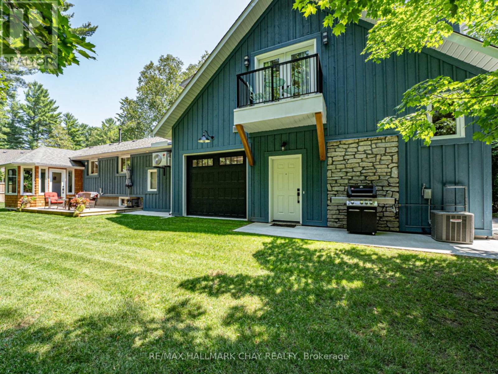 Property at 18 LAWRENCE AVENUE image 2