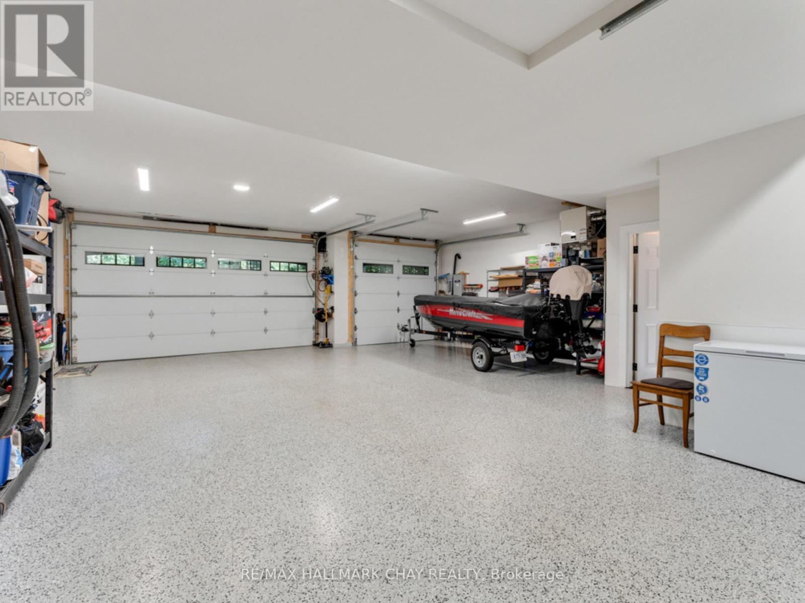 Property at 18 LAWRENCE AVENUE image 5