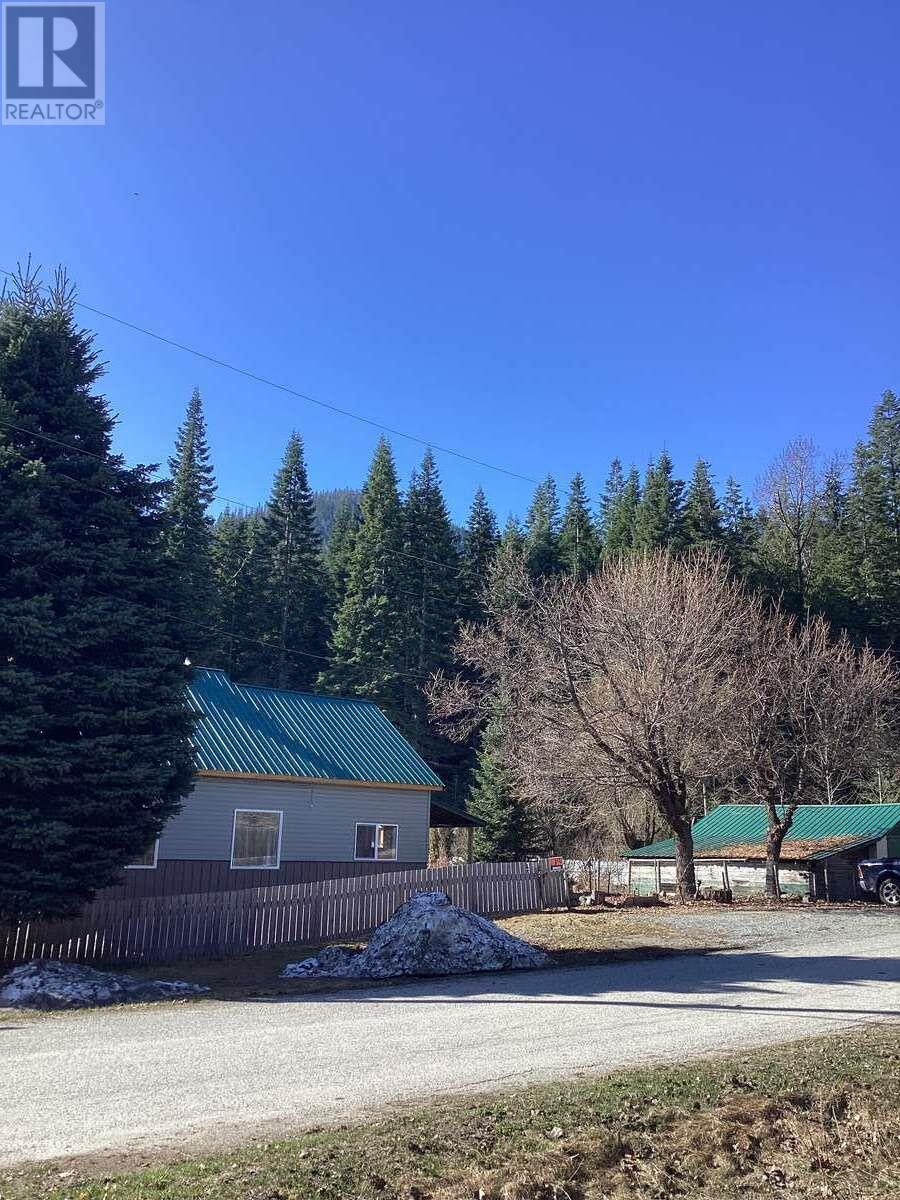 303 FIR Street, Ymir, BC V0G2K0