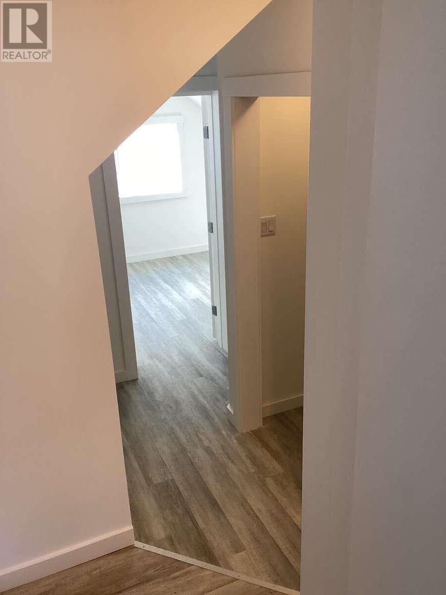 303 FIR Street, Ymir, BC V0G2K0