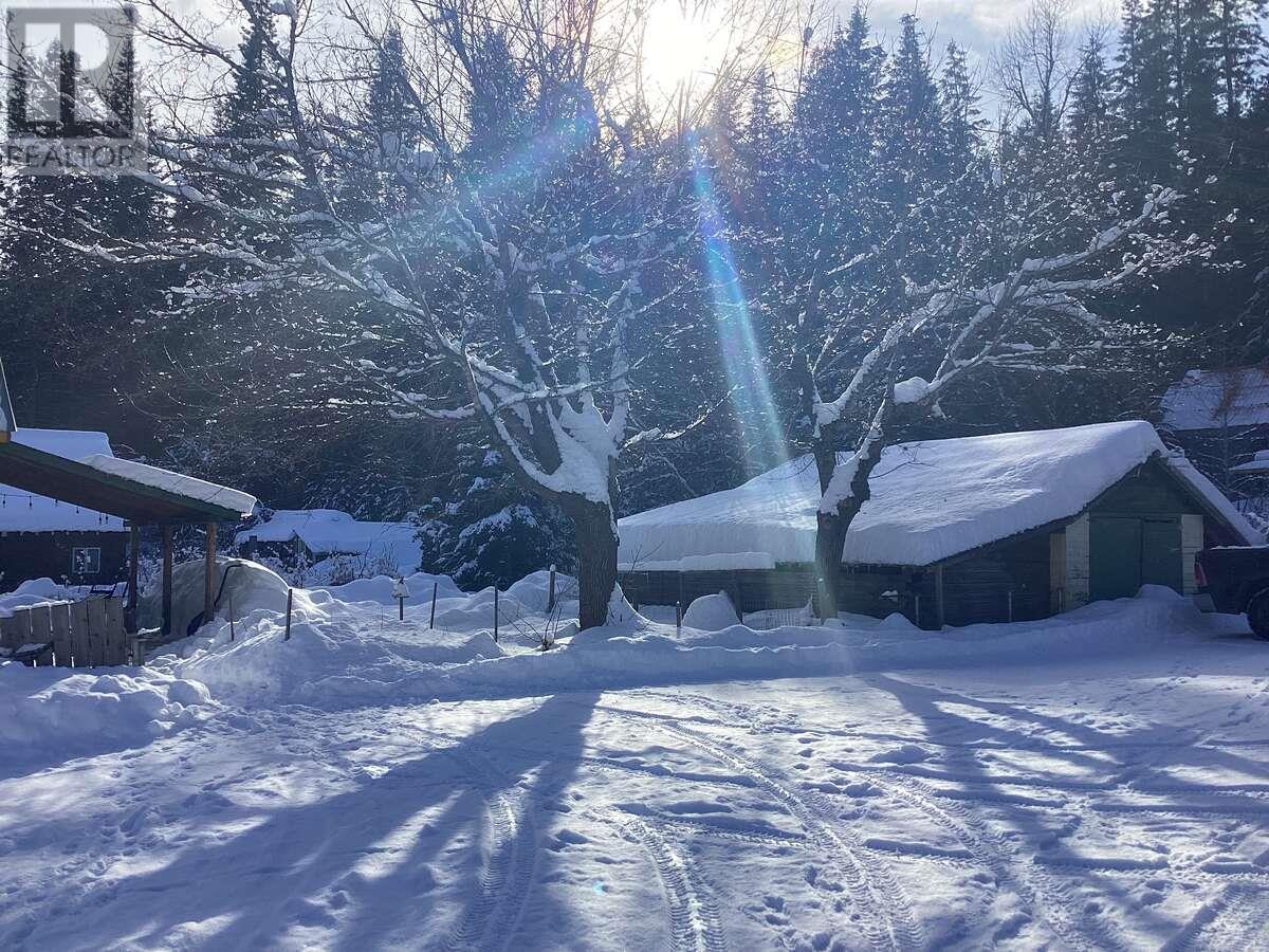 303 FIR Street, Ymir, BC V0G2K0