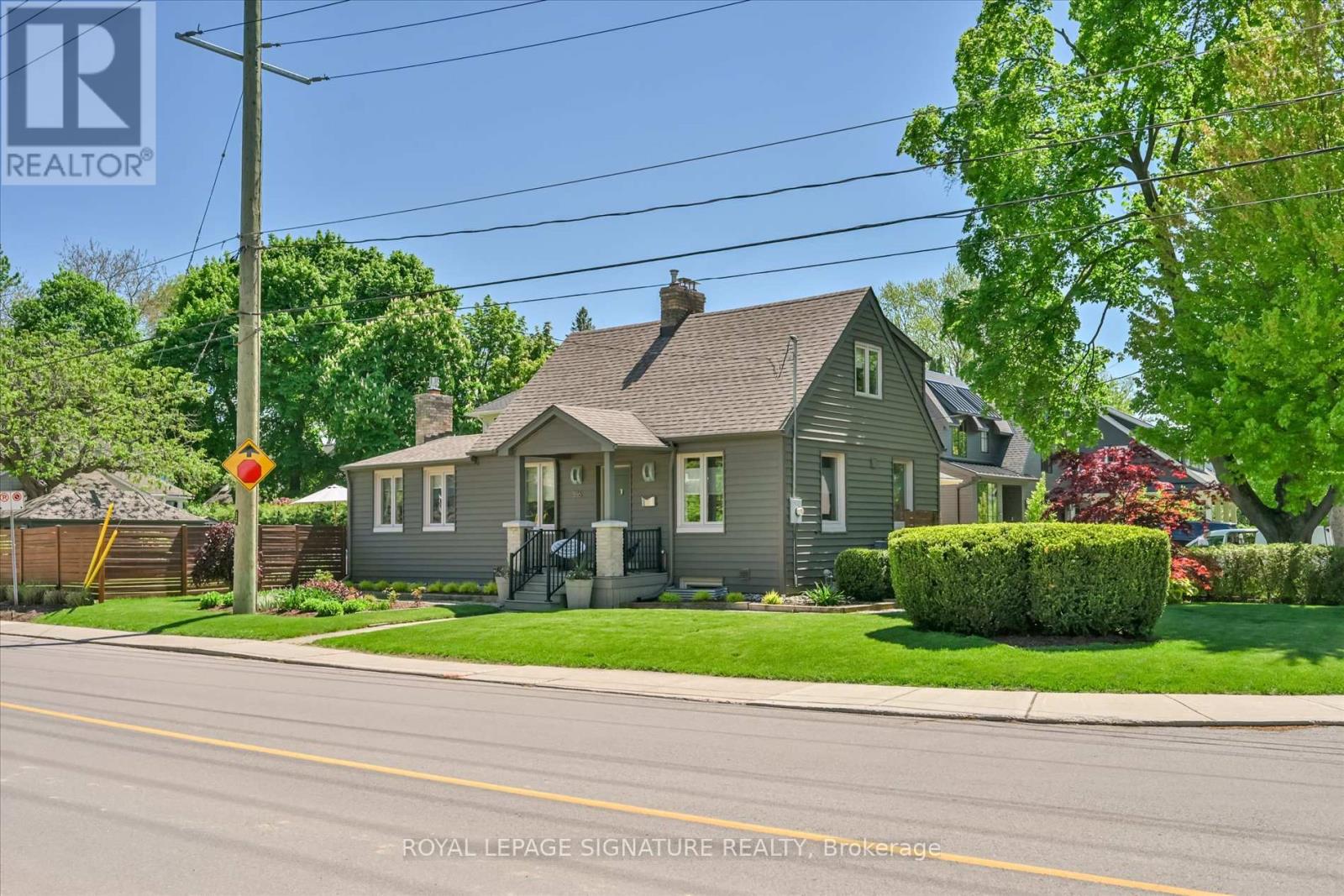 386 Allan Street, Oakville (Oo Old Oakville), Ontario  L6J 3P5 - Photo 1 - W12175097
