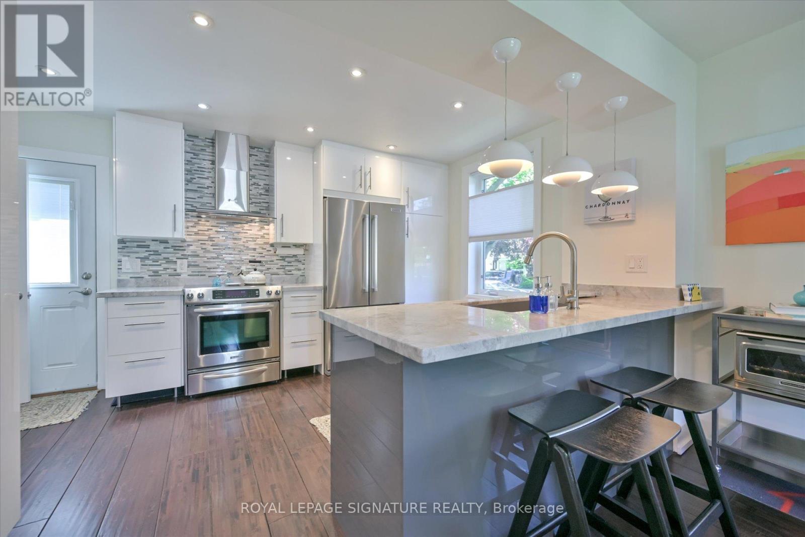 386 Allan Street, Oakville (Oo Old Oakville), Ontario  L6J 3P5 - Photo 11 - W12175097