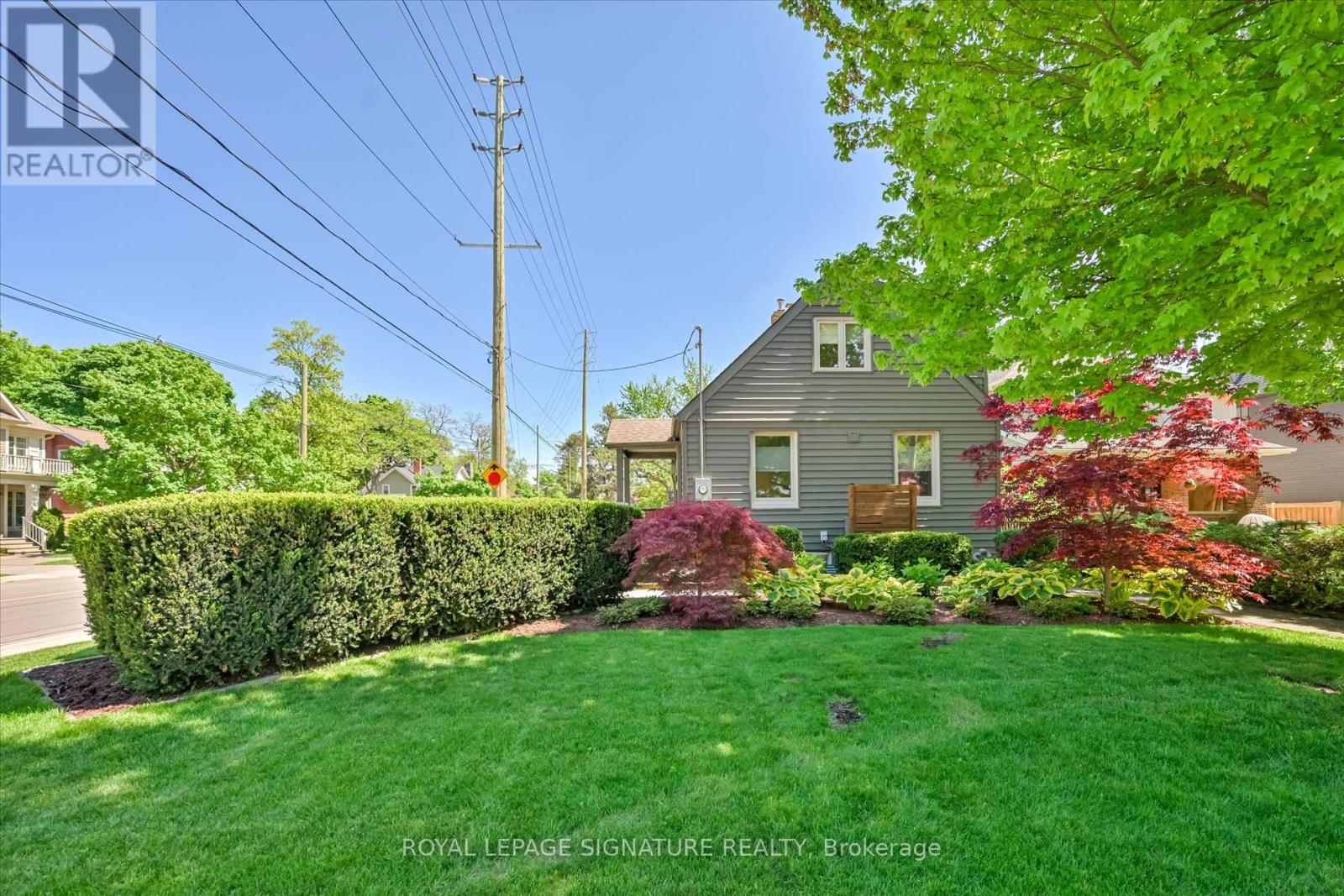 386 Allan Street, Oakville (Oo Old Oakville), Ontario  L6J 3P5 - Photo 3 - W12175097