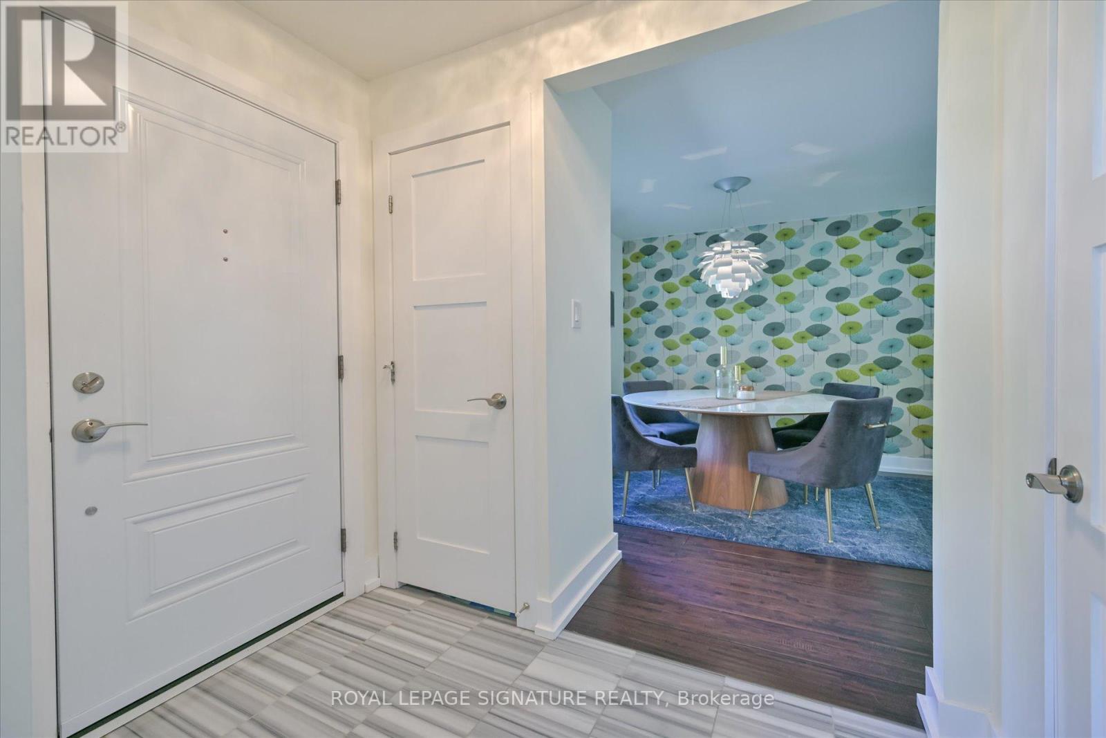 386 Allan Street, Oakville (Oo Old Oakville), Ontario  L6J 3P5 - Photo 8 - W12175097