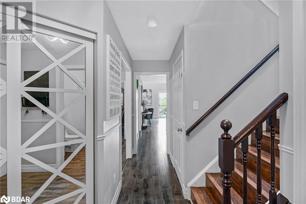 Property at 175 HOLLYRIDGE Crescent image 5