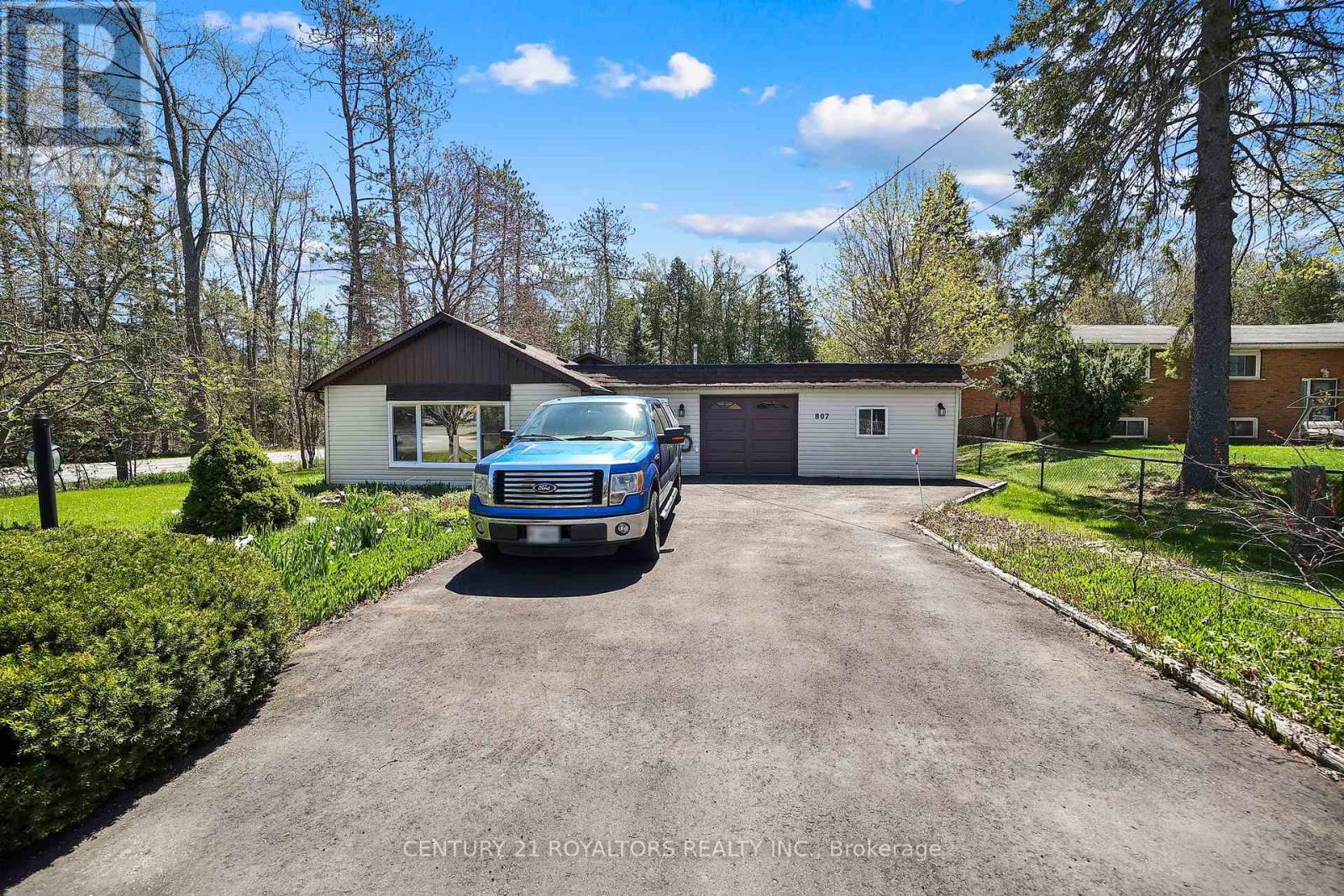 Property at 807 JOSEPH STREET image 4