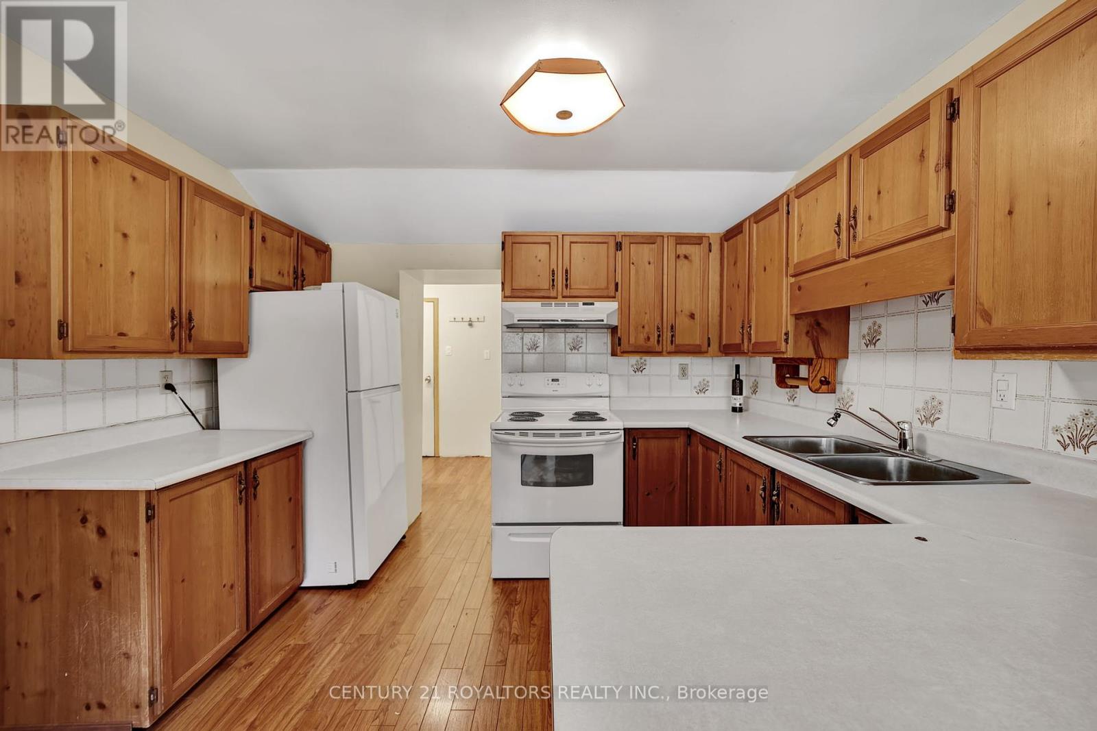807 Joseph Street, Innisfil, Ontario  L9S 2G2 - Photo 18 - N12174437