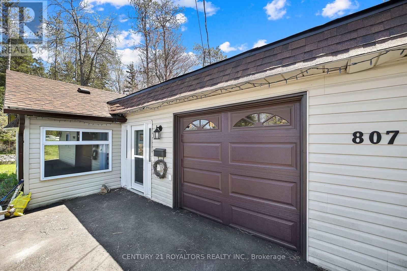 807 Joseph Street, Innisfil, Ontario  L9S 2G2 - Photo 6 - N12174437