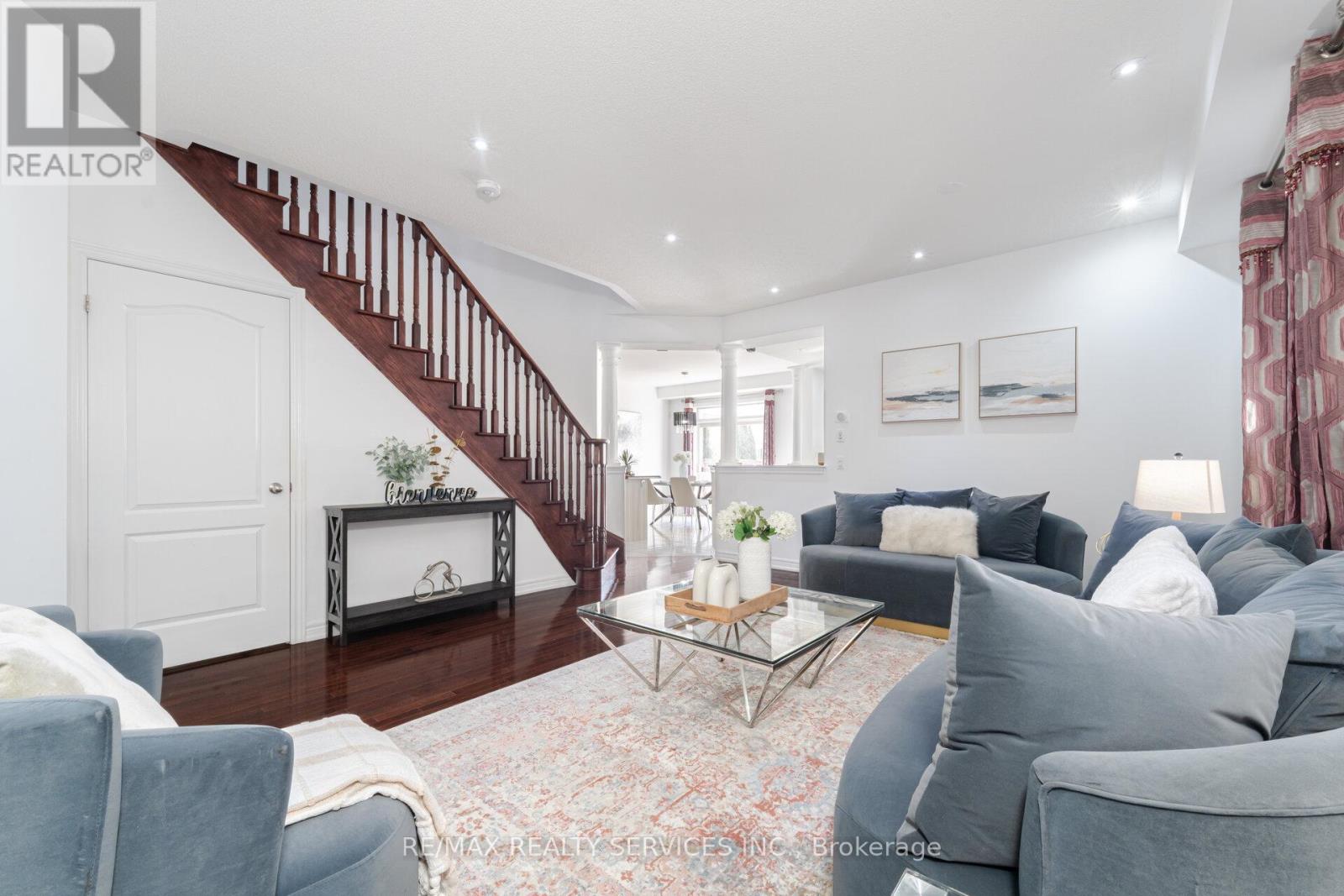16 Rougebank Avenue, Caledon, Ontario  L7C 3V1 - Photo 7 - W12171066