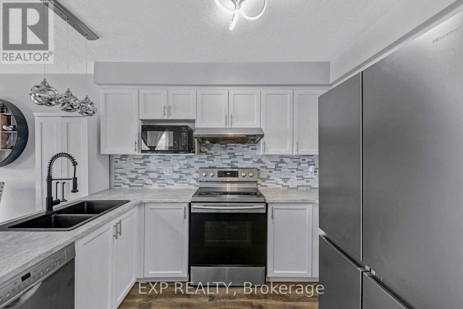 175 Hollyridge Crescent, Kitchener, Ontario  N2N 3N4 - Photo 10 - X12175139