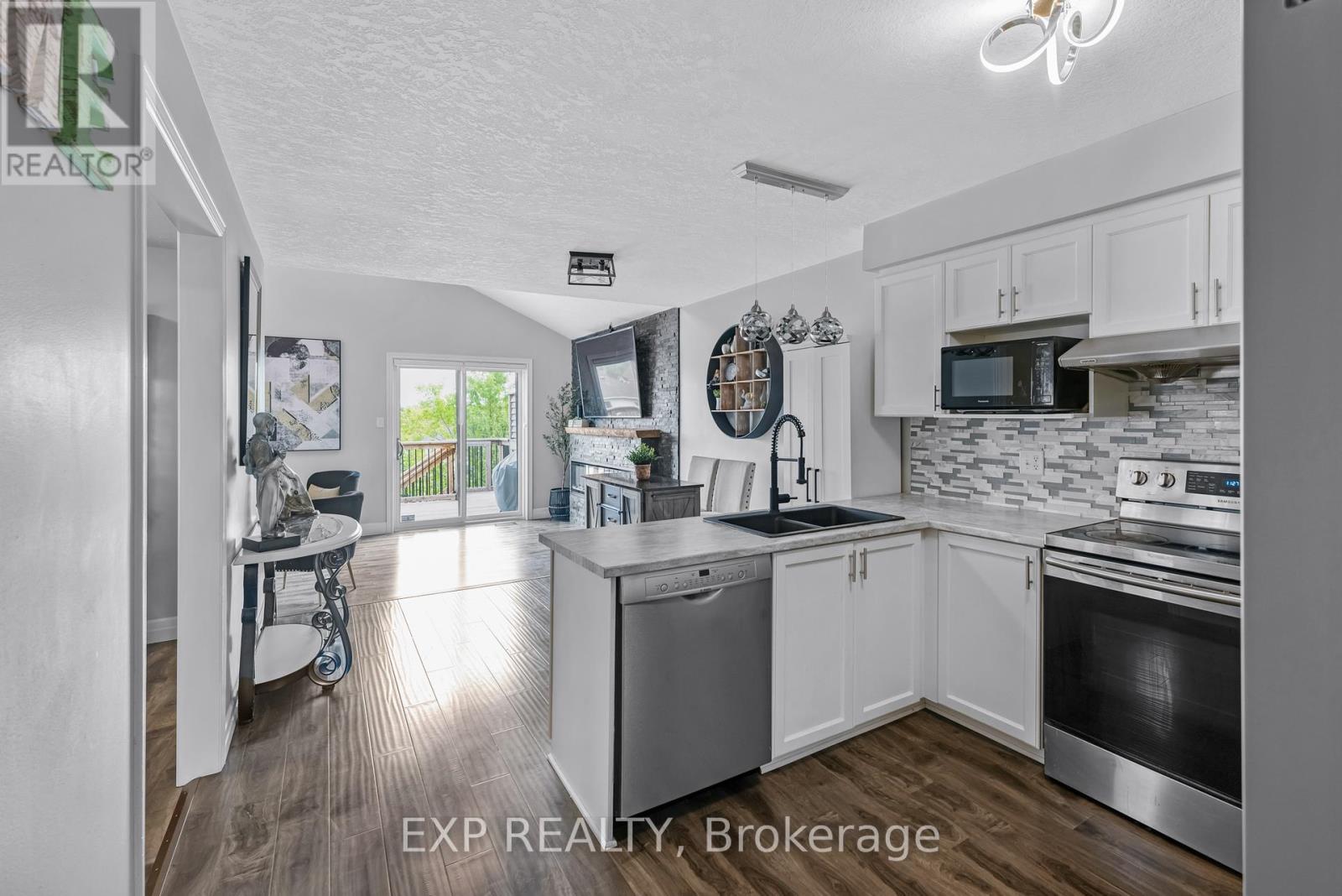 175 Hollyridge Crescent, Kitchener, Ontario  N2N 3N4 - Photo 11 - X12175139