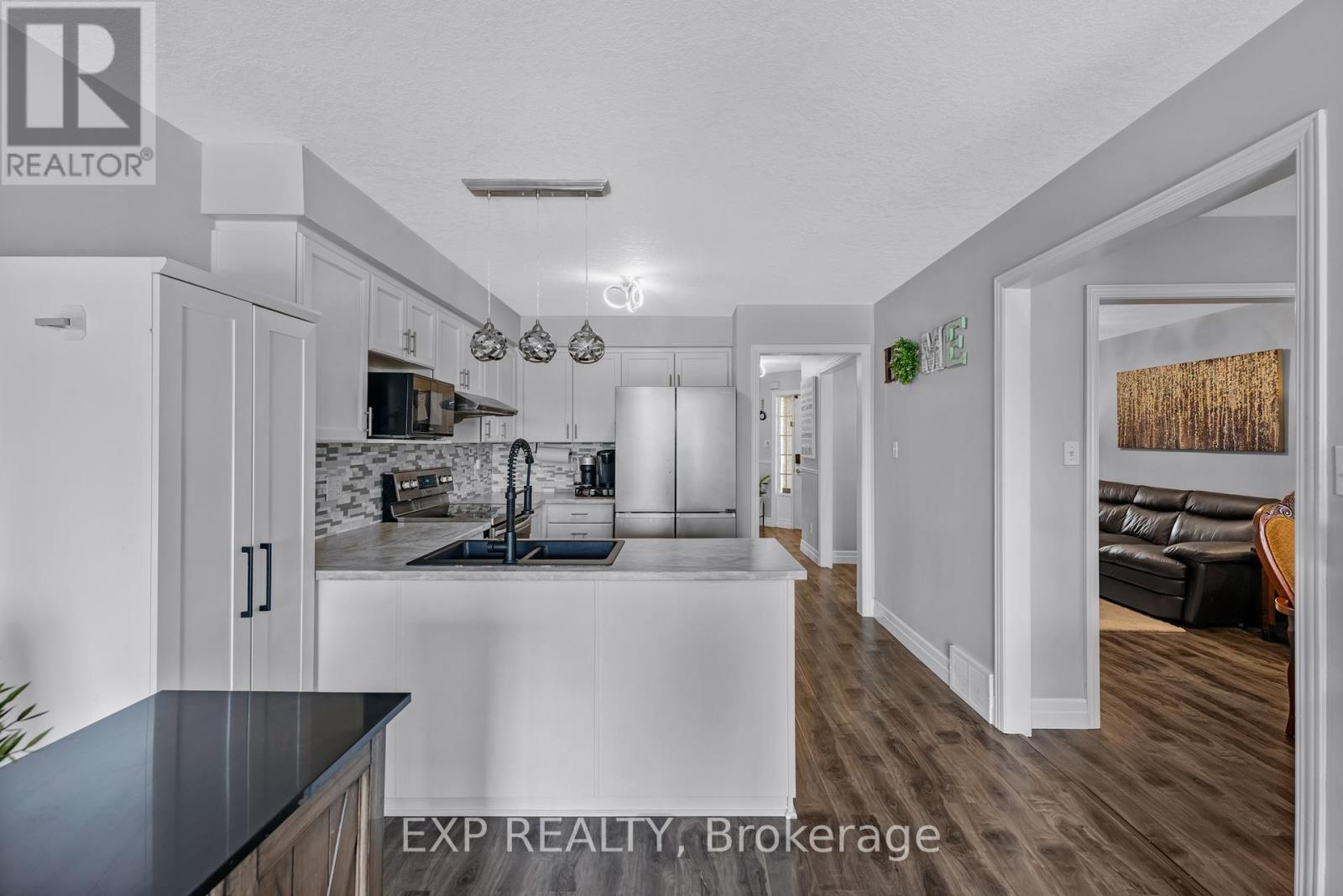 175 Hollyridge Crescent, Kitchener, Ontario  N2N 3N4 - Photo 12 - X12175139
