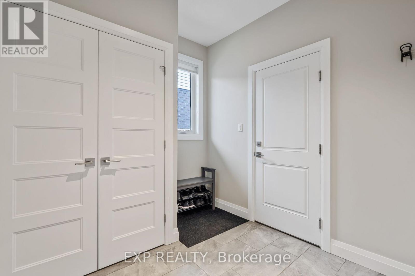 29 Locky Lane, Middlesex Centre, Ontario  N0L 1R0 - Photo 13 - X12175211