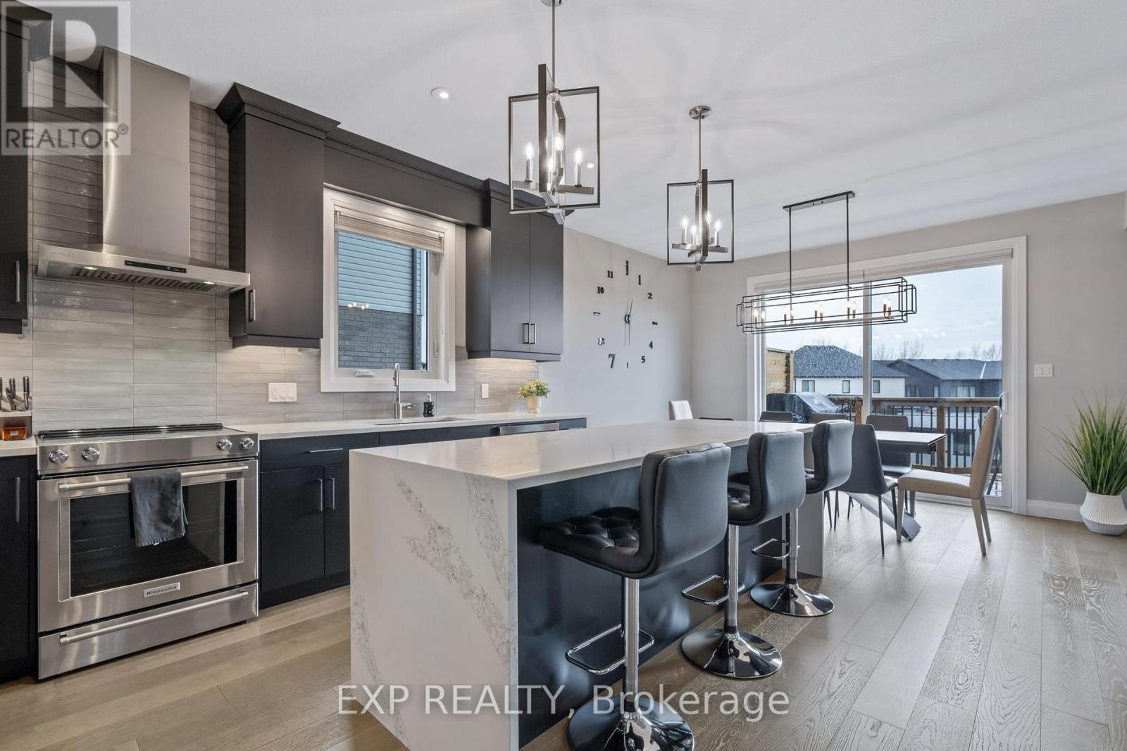 29 Locky Lane, Middlesex Centre, Ontario  N0L 1R0 - Photo 3 - X12175211