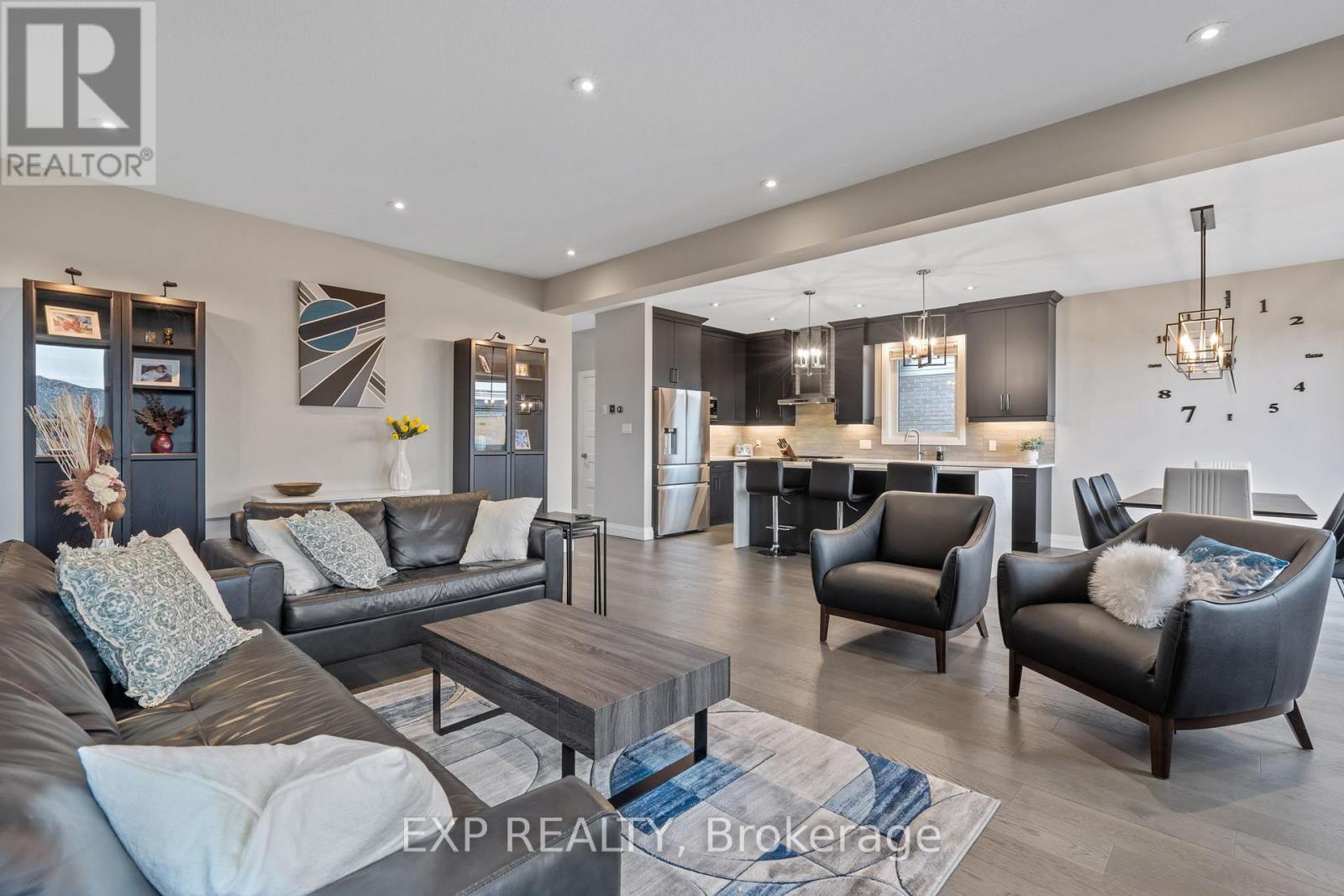 29 Locky Lane, Middlesex Centre, Ontario  N0L 1R0 - Photo 4 - X12175211