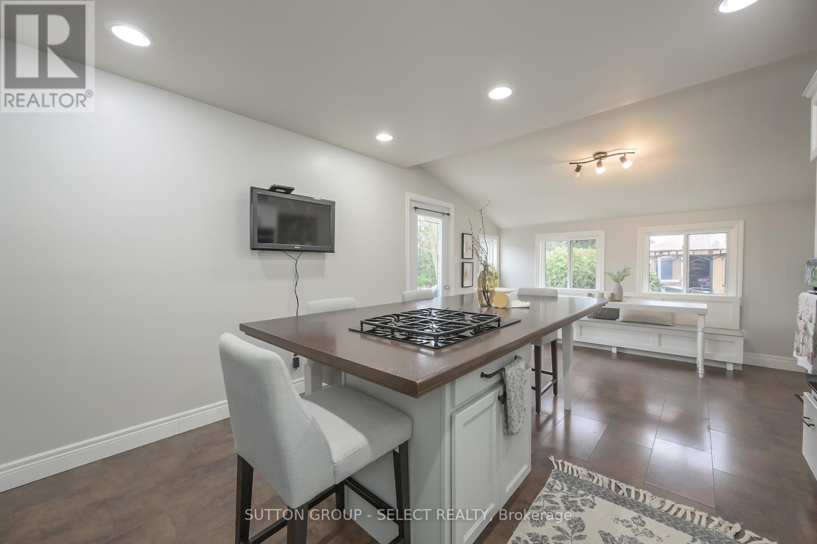 13373 Ilderton Road, Middlesex Centre, Ontario  N0M 2A0 - Photo 31 - X12175214