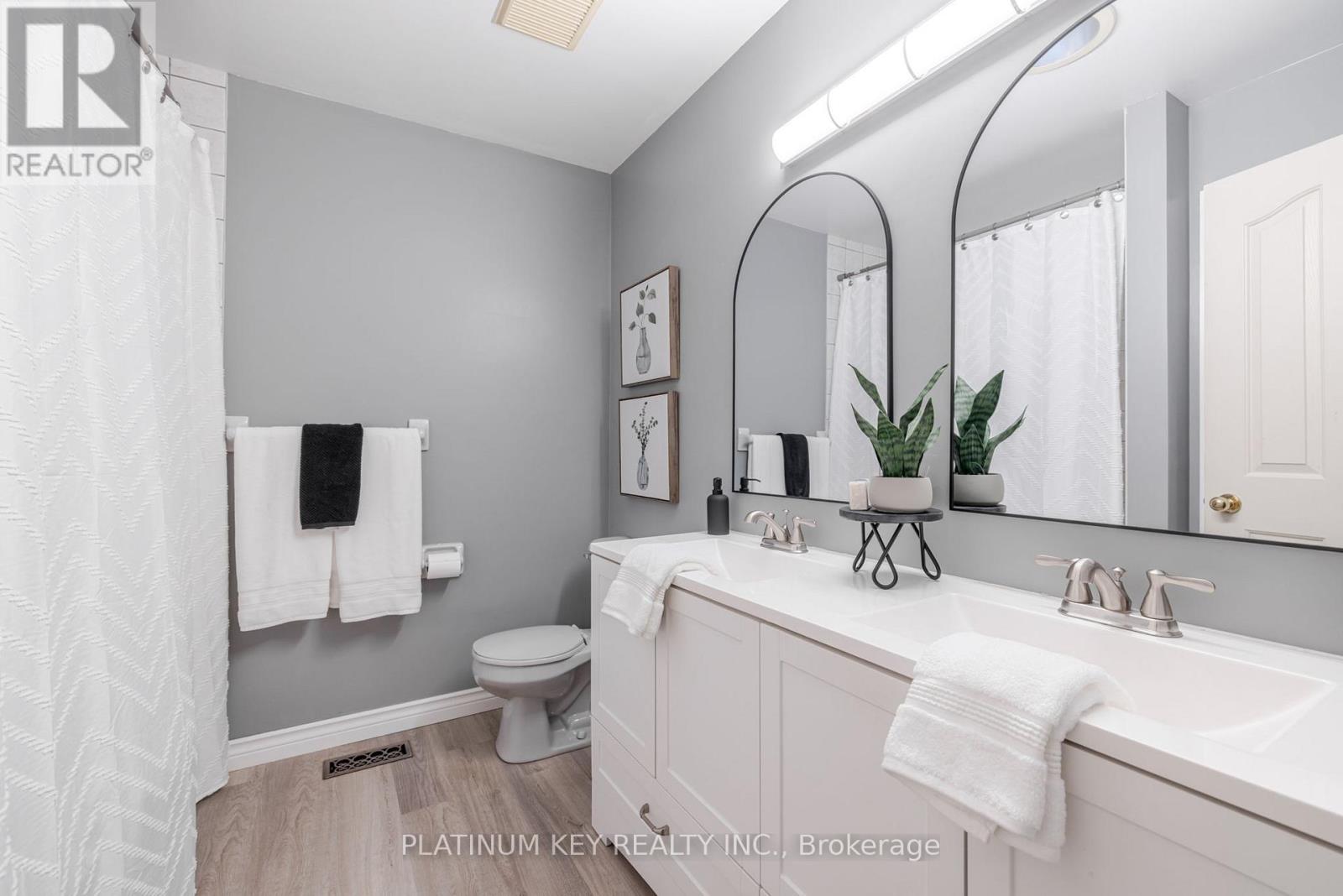 2245 Trillium Way, Strathroy-Caradoc, Ontario  N0L 1W0 - Photo 22 - X12175244