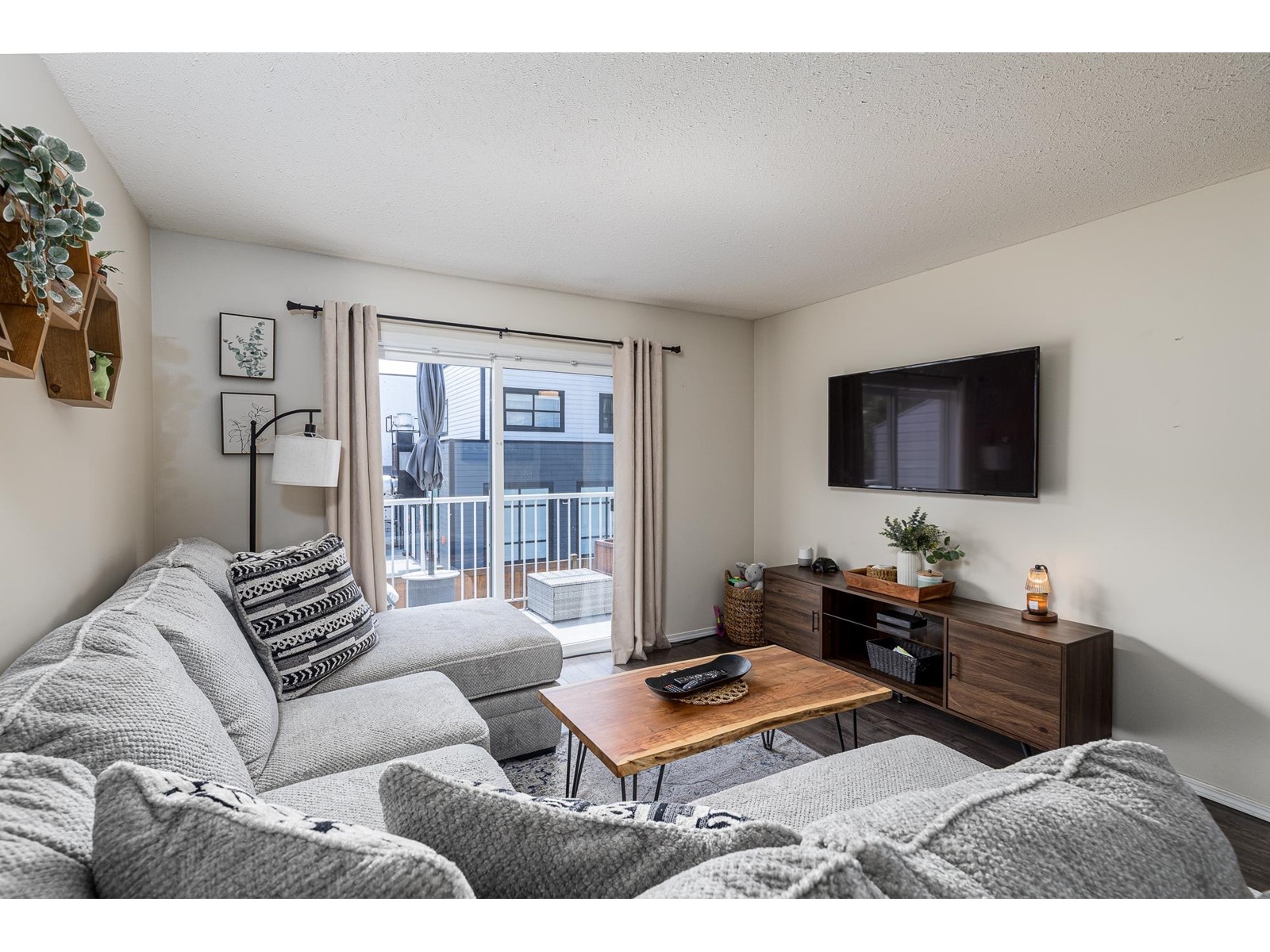 Property at 16 5770 VEDDER ROAD image 3