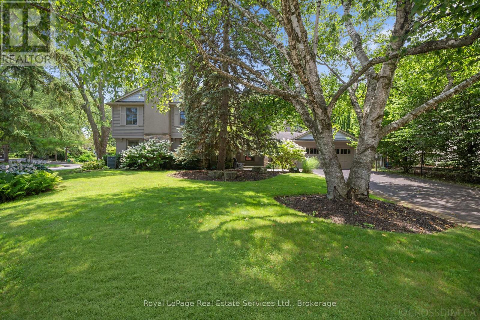 250 Dalewood Drive, Oakville, Ontario  L6J 4P3 - Photo 2 - W12175281