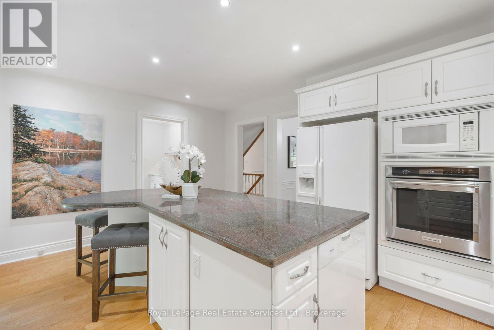 250 Dalewood Drive, Oakville, Ontario  L6J 4P3 - Photo 23 - W12175281