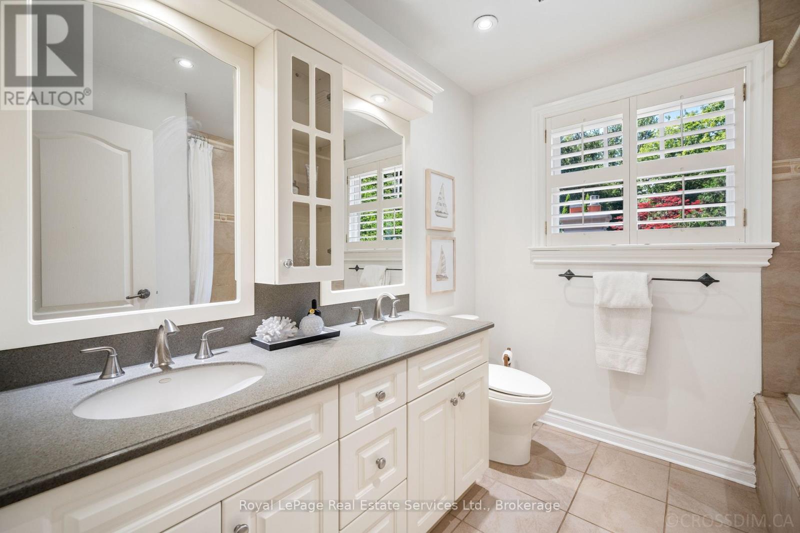 250 Dalewood Drive, Oakville, Ontario  L6J 4P3 - Photo 35 - W12175281