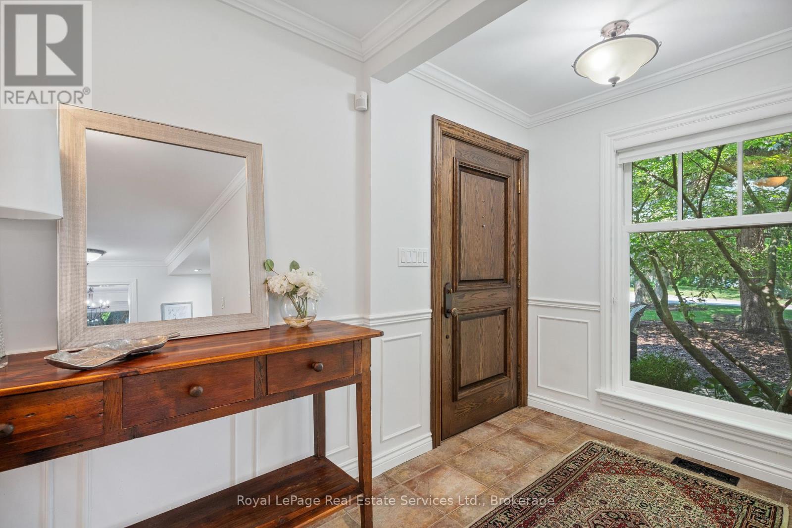 250 Dalewood Drive, Oakville, Ontario  L6J 4P3 - Photo 8 - W12175281