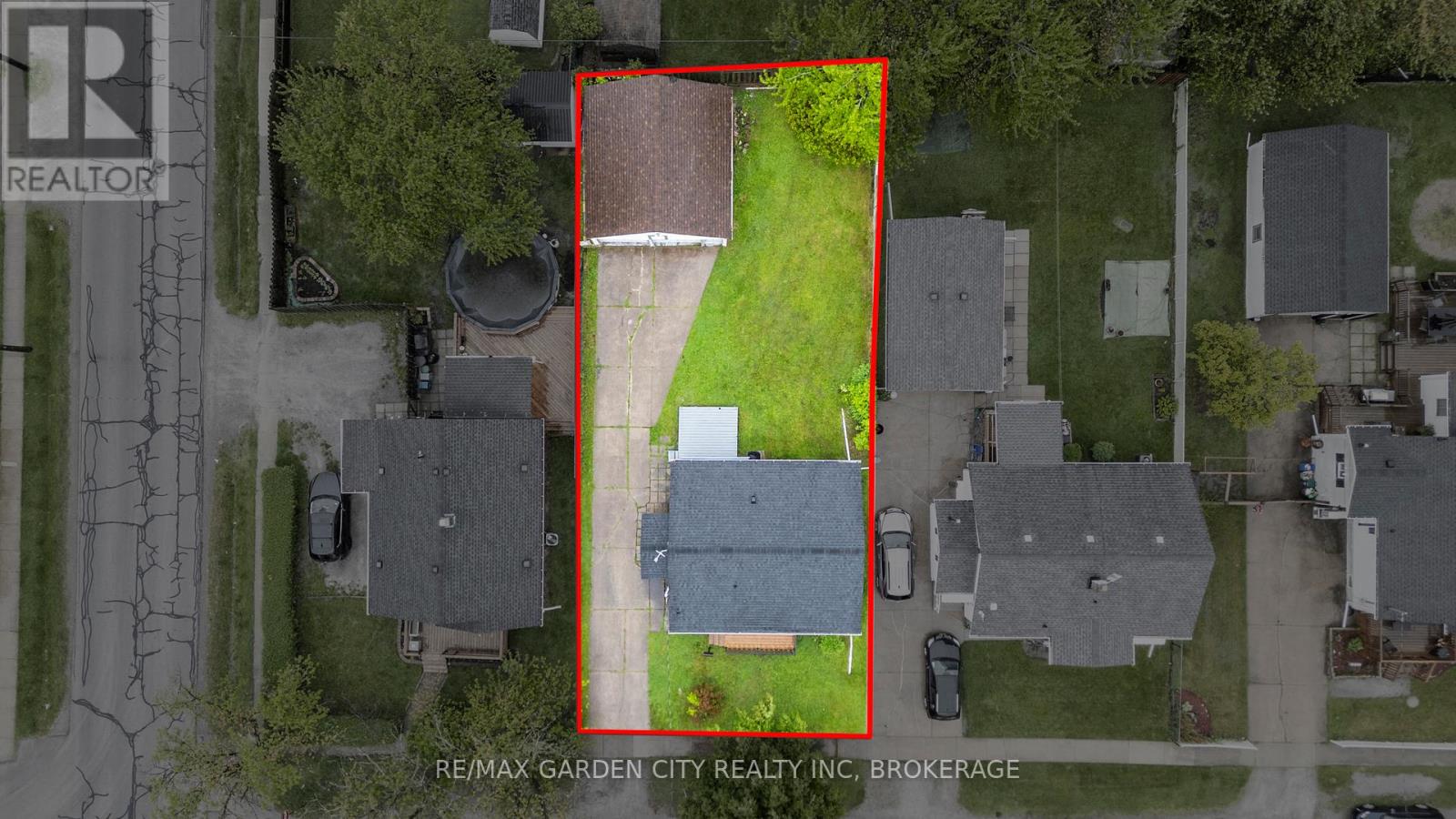 19 Oakwood Avenue, St. Catharines, Ontario  L2P 1L2 - Photo 33 - X12175331