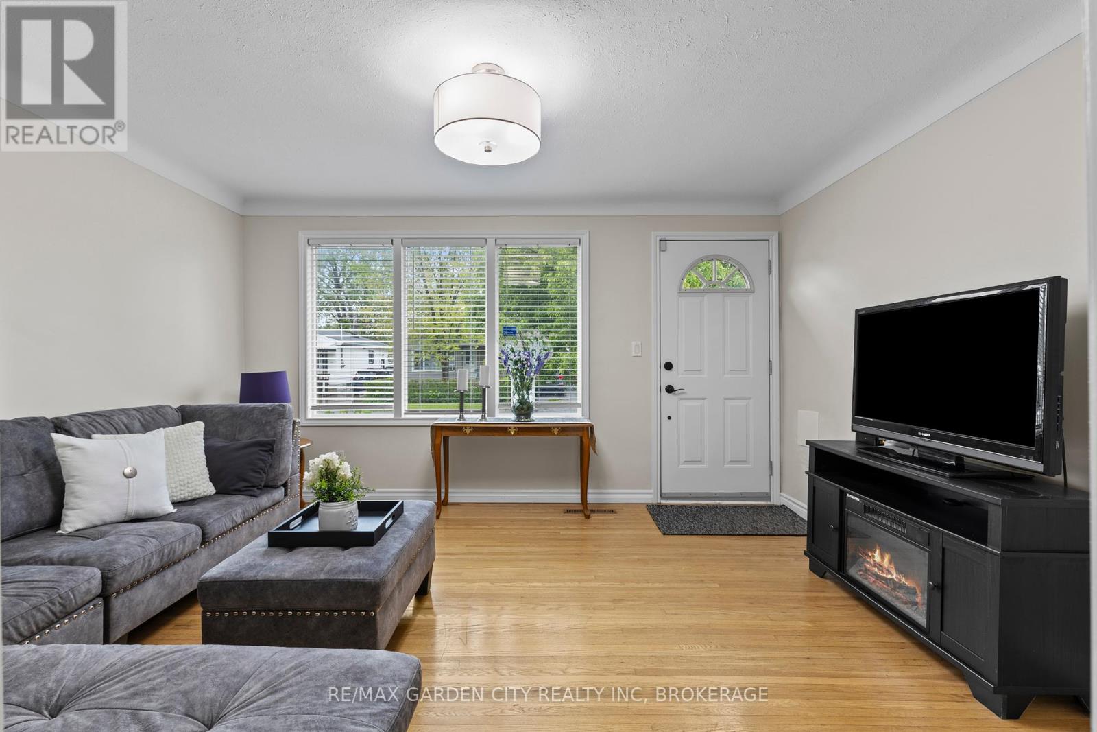 Property at 19 OAKWOOD AVENUE image 4