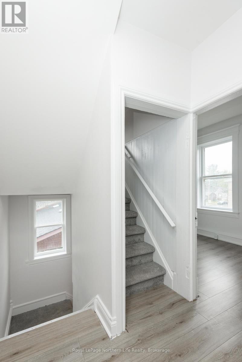 613 Worthington Street E, North Bay (Central), Ontario  P1B 1H8 - Photo 25 - X12175171