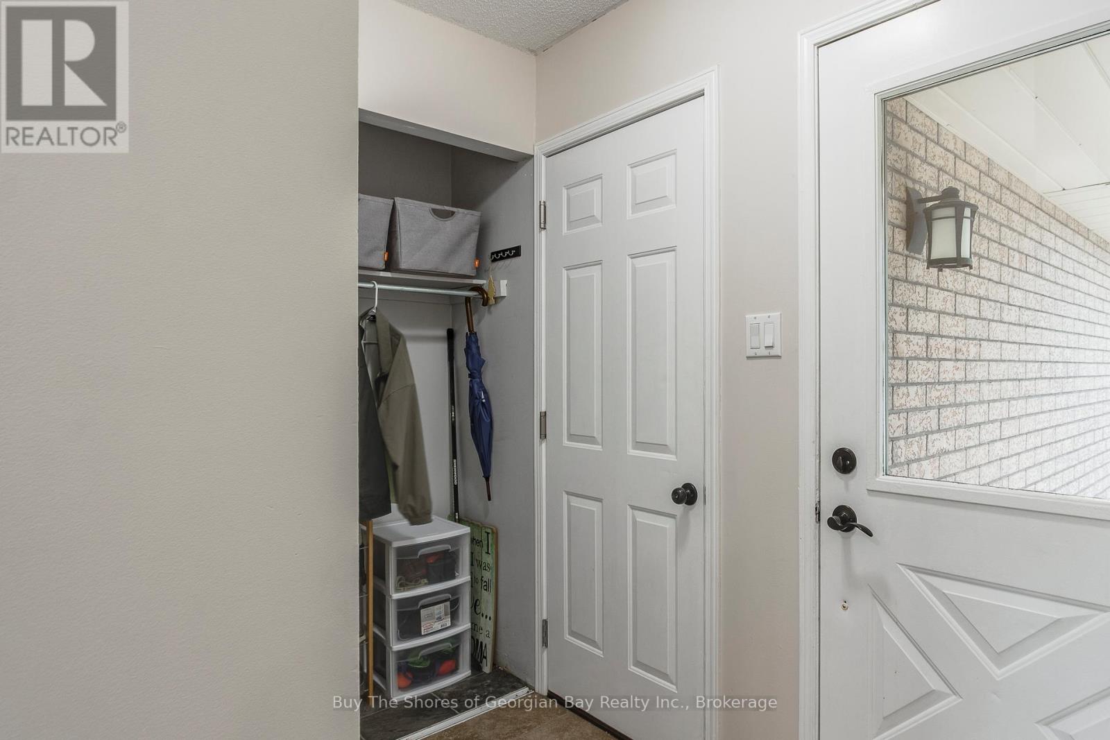 96 Barre Drive, Barrie (Painswick North), Ontario  L4N 7P1 - Photo 3 - S12175291