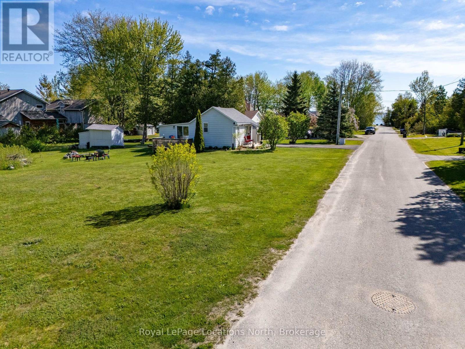 8 James Avenue, Wasaga Beach, Ontario  L9Z 2X3 - Photo 40 - S12175305