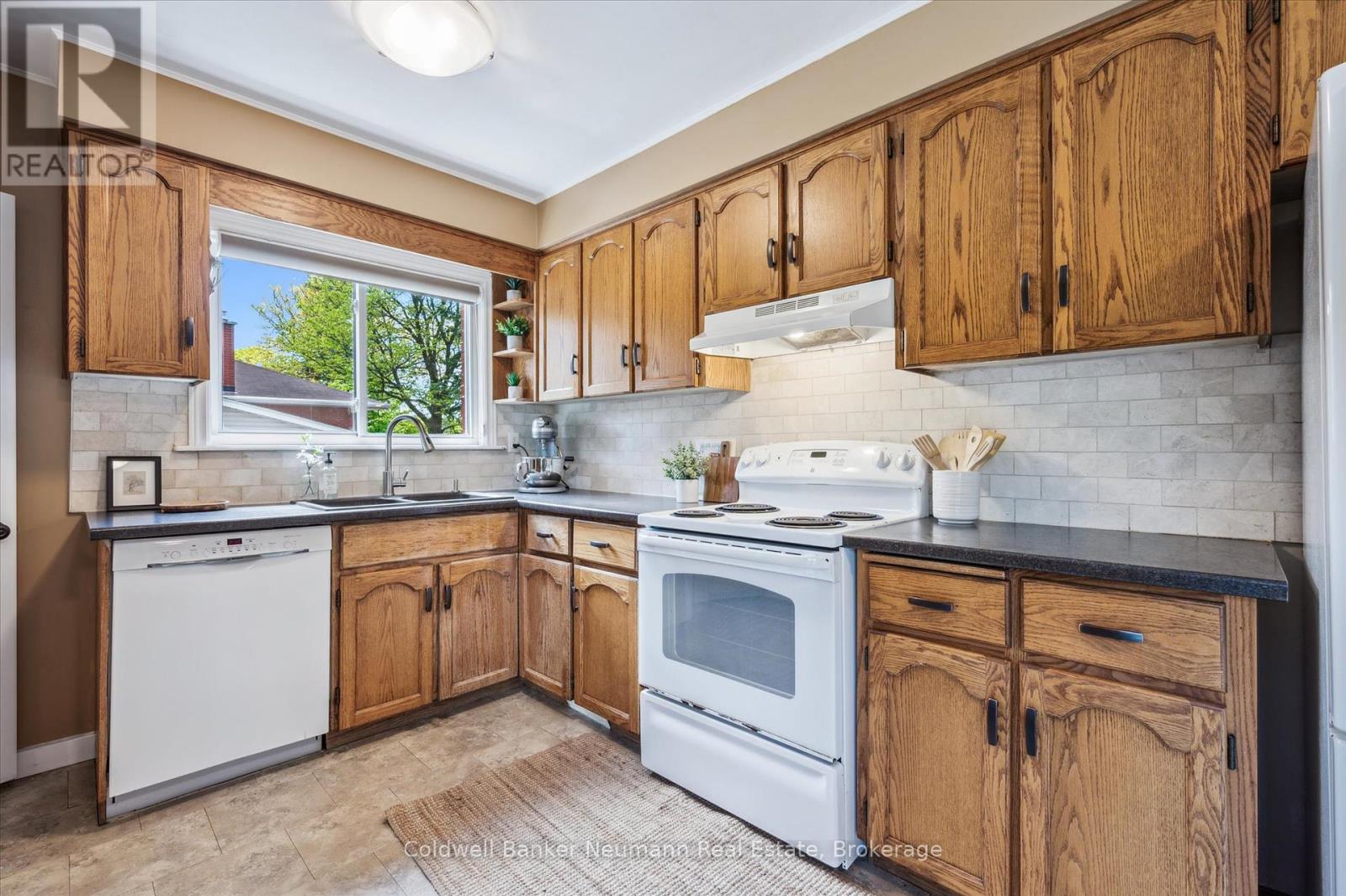 43 Silvercreek Parkway N, Guelph (Junction/onward Willow), Ontario  N1H 3T1 - Photo 11 - X12175170