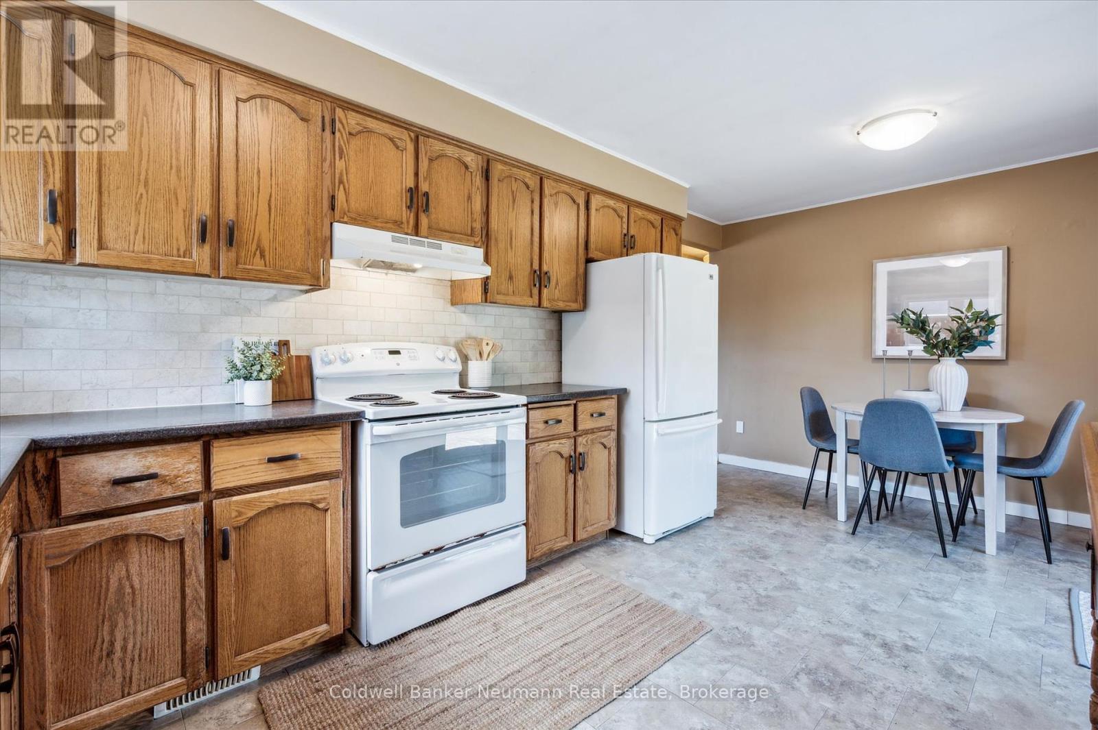 43 Silvercreek Parkway N, Guelph (Junction/onward Willow), Ontario  N1H 3T1 - Photo 12 - X12175170