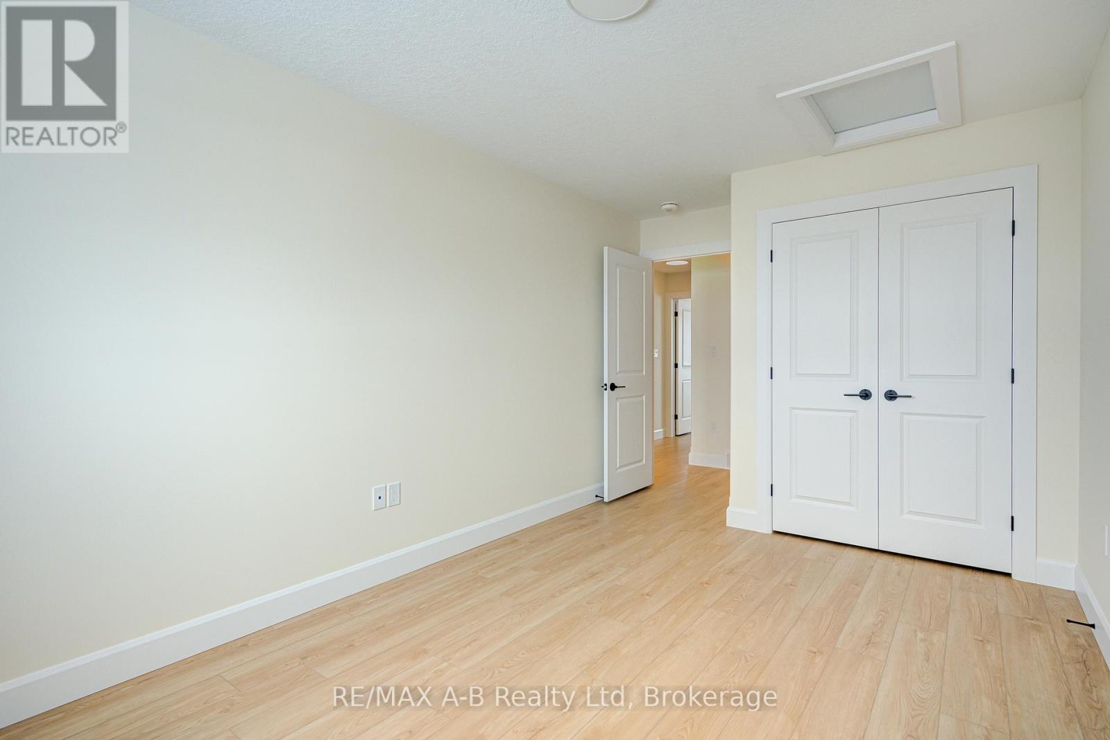 28 Linda Drive, Huron East, Ontario  N0K 1W0 - Photo 24 - X12175304