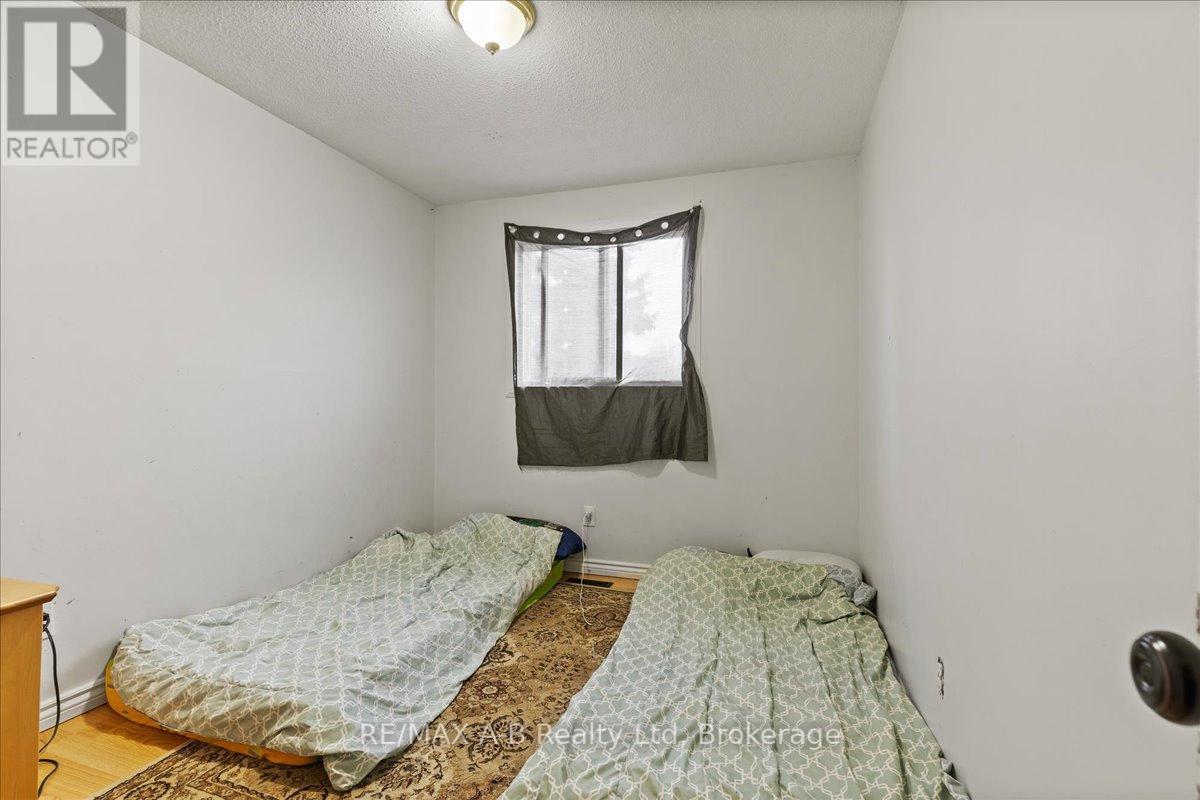73 Southwood Drive, Kitchener, Ontario  N2E 2E6 - Photo 21 - X12175330