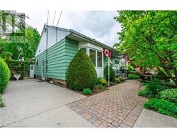 35 KEMP Drive, Dundas, Ontario