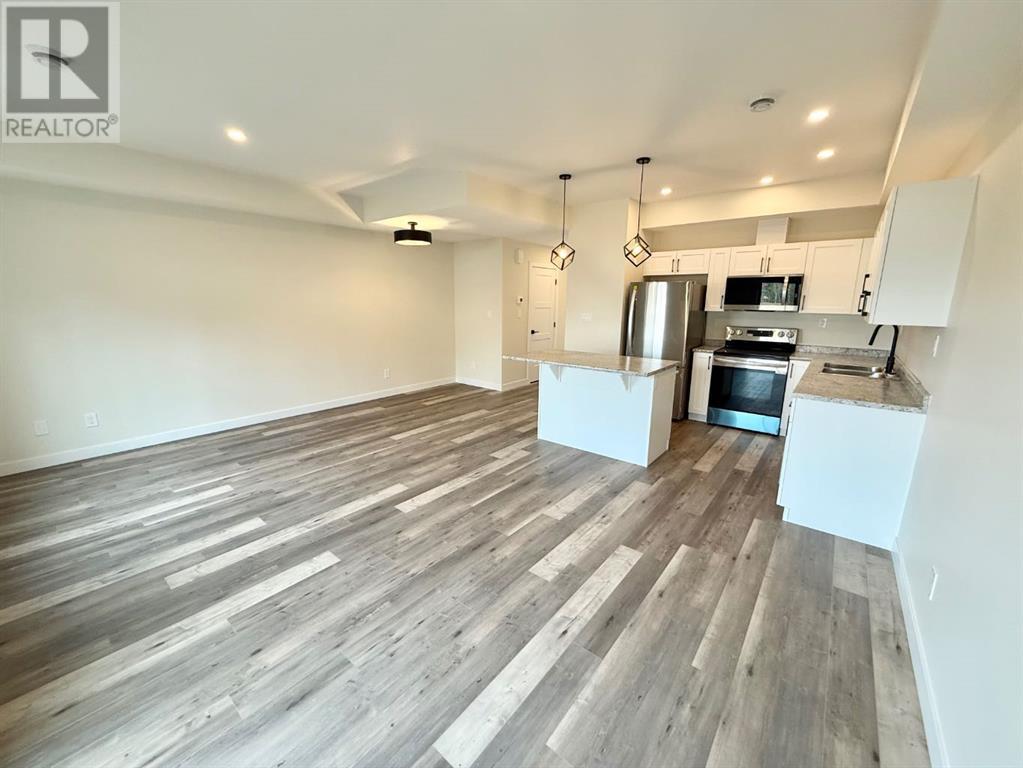 326b Boutin Avenue, Hinton, Alberta  T7V 0B4 - Photo 8 - A2207113