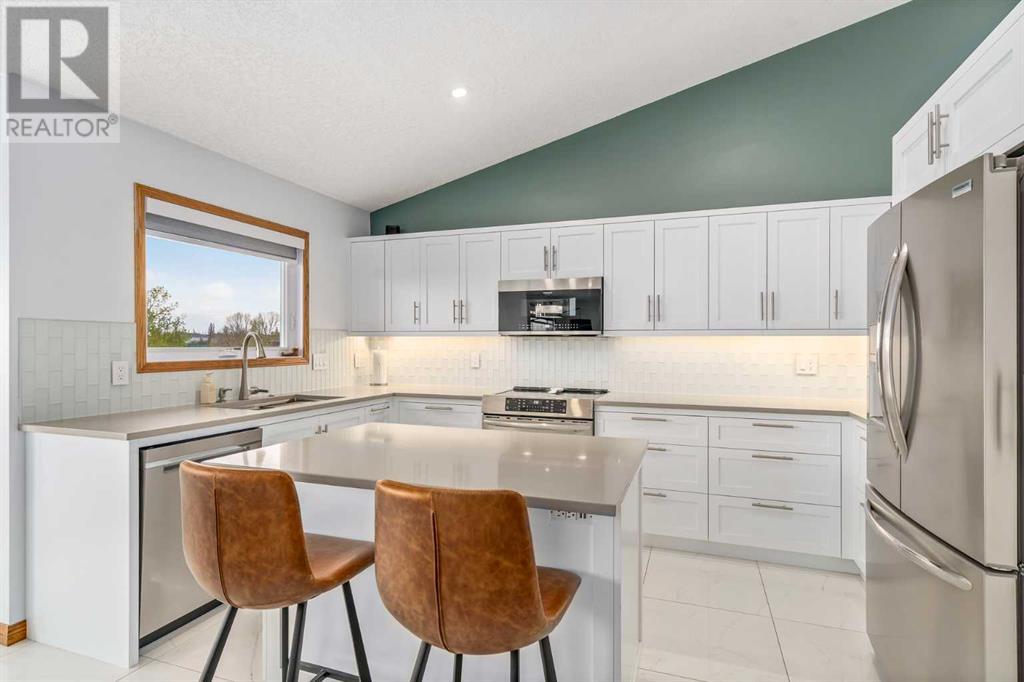 220 Lakeside Greens Drive, Chestermere, Alberta  T1X 1C5 - Photo 12 - A2219011